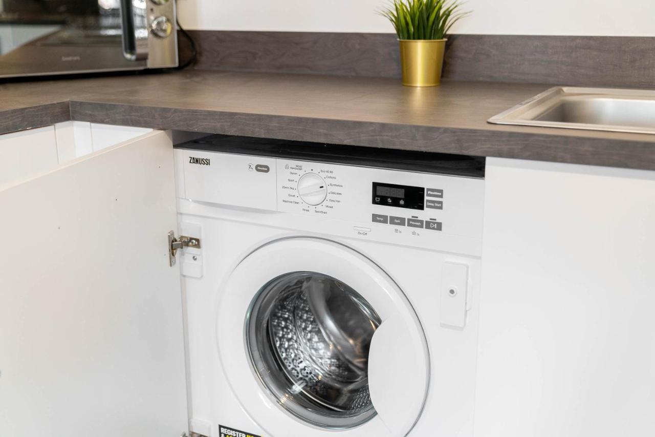 Luxury - Selly Oak - Parking - Rated - Netflix - Wifi *